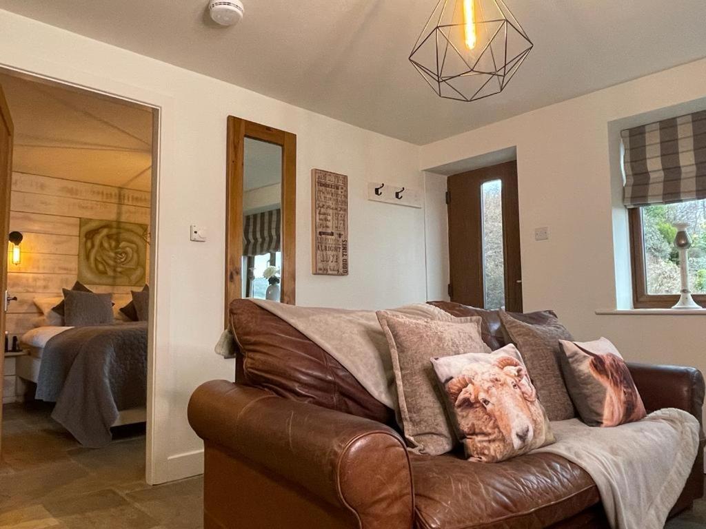 Hollies Cottage 케일리 외부 사진